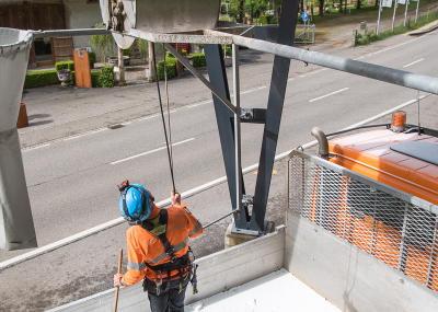 Reinigung eines Salzsilos